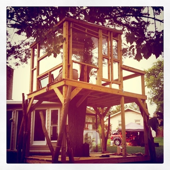 treehouse 03 Shaker Style Treehouse in Tennessee