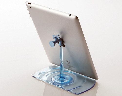 tumblr lpf5lslGez1qjtvg7o1 r1 500 ‘Faucet’ Stand By Nendo for Elecom