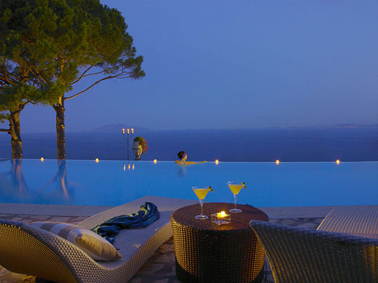 11.infinity swimming pool photos pic on Design You Trust 11.infinity swimming pool photos 40 Breathtaking ”Infinity Edge Pool” Photos Around The World