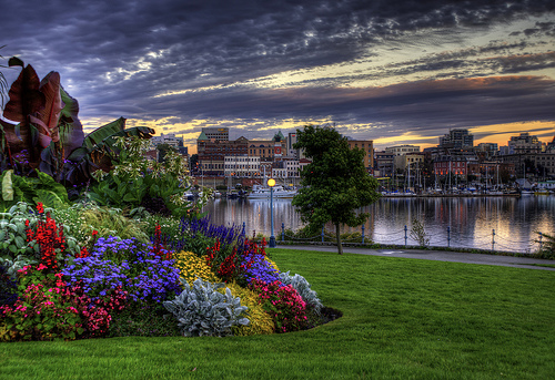 5159802611 1c10218fd8 45 Very Beautiful Examples Of Skyline HDR Photography