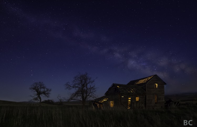5672381285 31b6622718 b 750x485 Abandoned Homes Under the Stars by Ben Canales