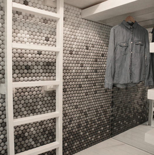 58 pic on Design You Trust 58 Apartment with 25,000 Ping Pong Balls On Its Walls