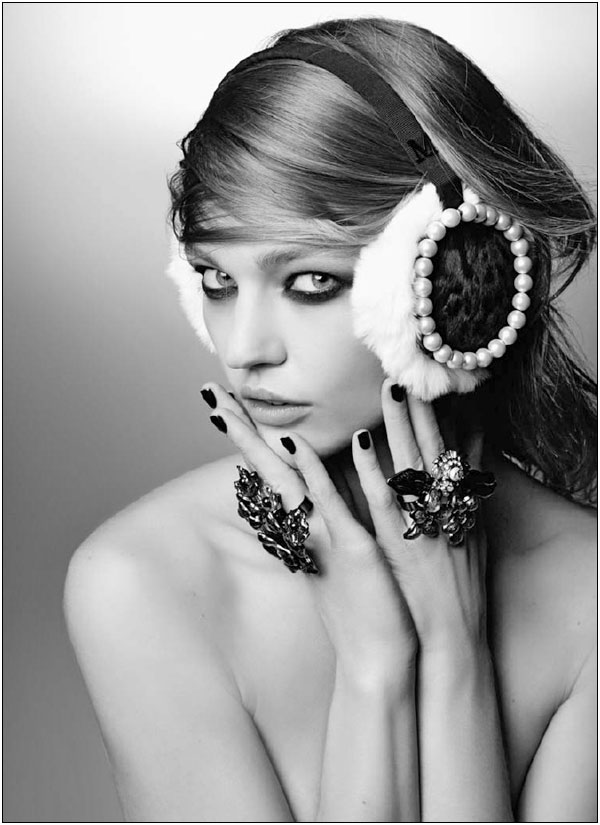 6110 Chanel’s Maison Michel Hats Autumn/Winter 2011