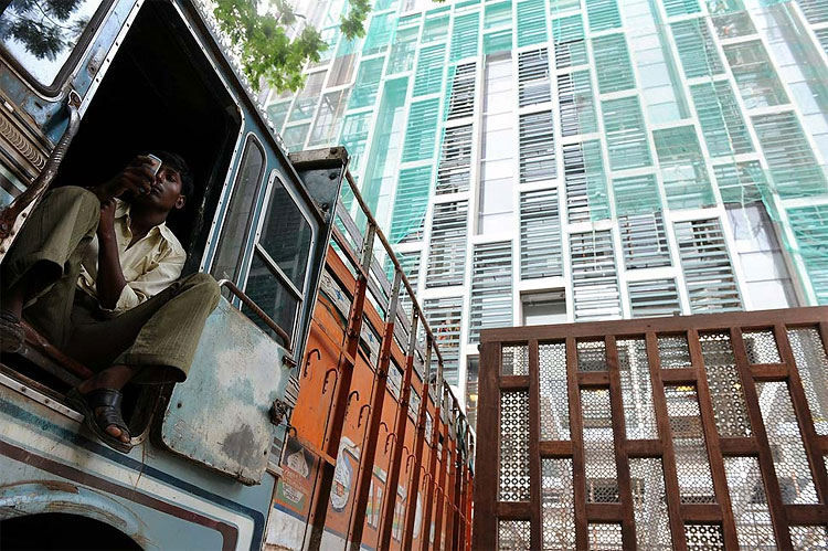 Most Expensive Home in the World has 27 Floors, Ocean and Slum Views 633 Most Expensive Home in the World has 27 Floors, Ocean and Slum Views