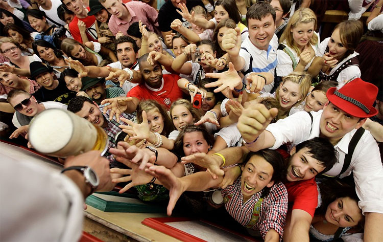 Oktoberfest: Worlds Biggest Beer Fest Begins 823 Oktoberfest: Worlds Biggest Beer Fest Begins