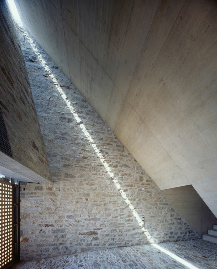 Brione house Brione House 2 750x931 Brione house