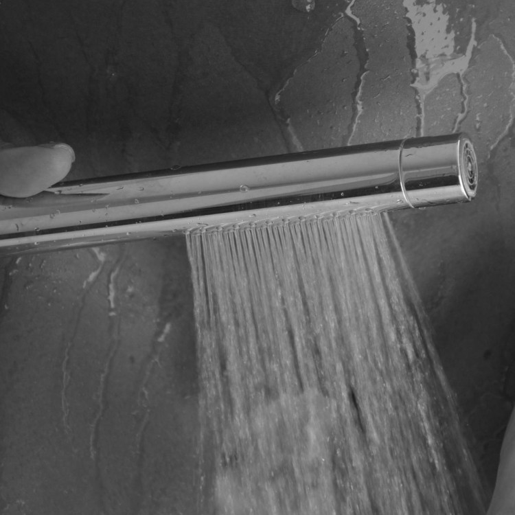 DSC 7224 750x750 pic on Design You Trust DSC 7224 750x750 Showering with Starck