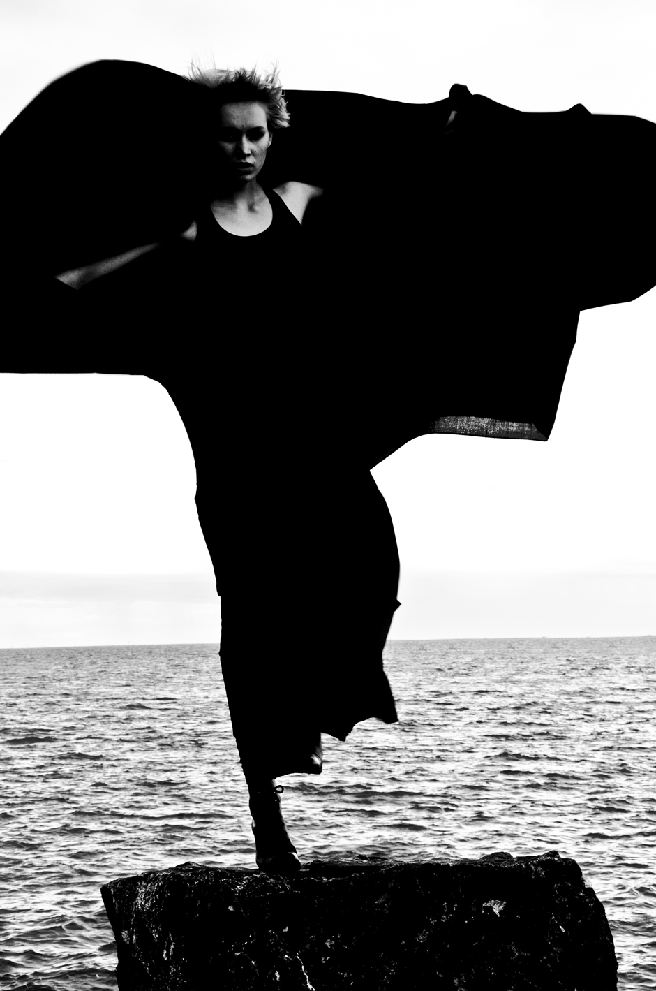 Pirita by Federico Cabrera LA FEMME QUI CHANTE 012 pic on Design You Trust Pirita by Federico Cabrera LA FEMME QUI CHANTE 012 LA FEMME QUI CHANTE /// SECT ET SEPT
