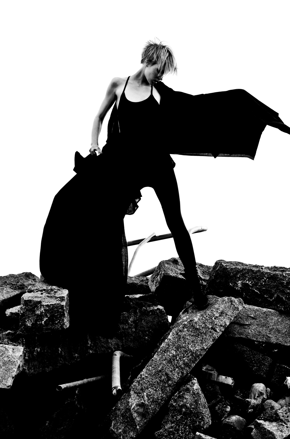 Pirita by Federico Cabrera LA FEMME QUI CHANTE 015 pic on Design You Trust Pirita by Federico Cabrera LA FEMME QUI CHANTE 015 LA FEMME QUI CHANTE /// SECT ET SEPT