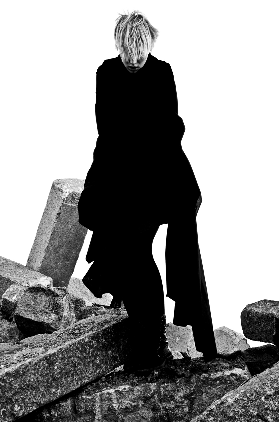 Pirita by Federico Cabrera LA FEMME QUI CHANTE 016 pic on Design You Trust Pirita by Federico Cabrera LA FEMME QUI CHANTE 016 LA FEMME QUI CHANTE /// SECT ET SEPT
