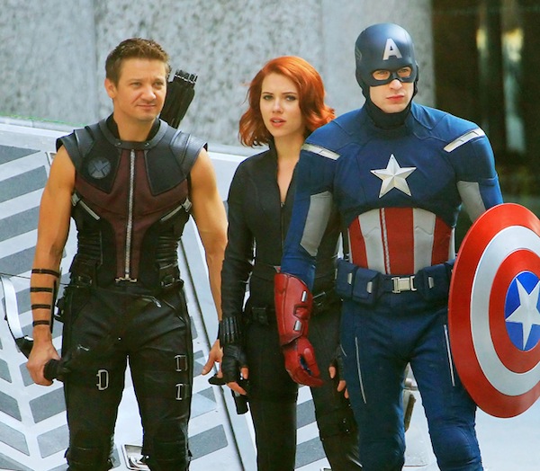 the avengers workday avengers scarlett chris jeremy on set 09032011 14 the avengers workday