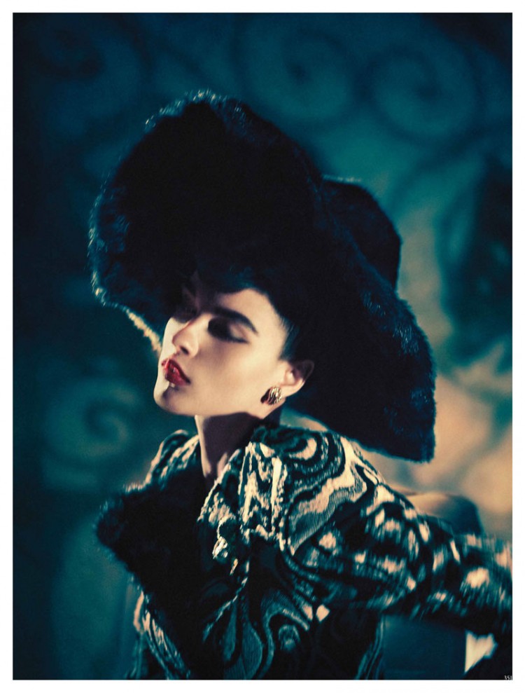 crystal renn8 750x989 Crystal Renn for Vogue Germany October 2011