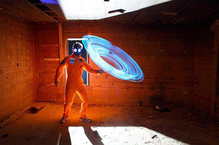 dyt photo 01 pic on Design You Trust dyt photo 01 Light Paintings by Dennis Calvert