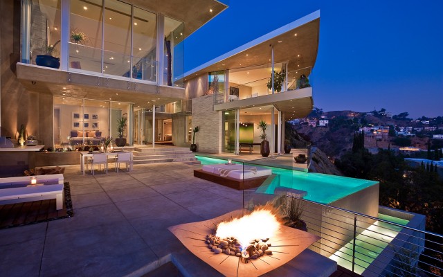 hs7a House with spectacular downtown city views