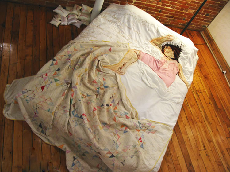 maue 03 Im Not Working Today... Im Staying in Bed!