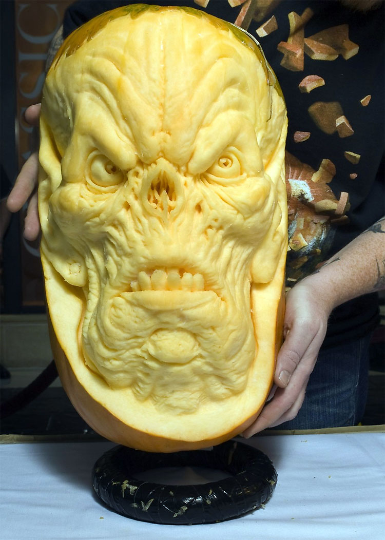 484 Monstrous Pumpkins to Spook Heidi Klums Halloween Costume Party