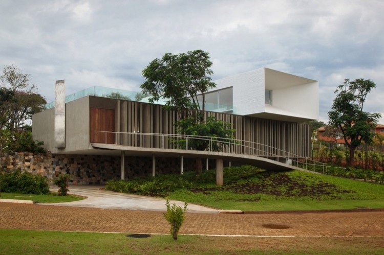 5 Casa Piracicaba 01 750x499 pic on Design You Trust 5 Casa Piracicaba 01 750x499 Architectural Inspiration #32