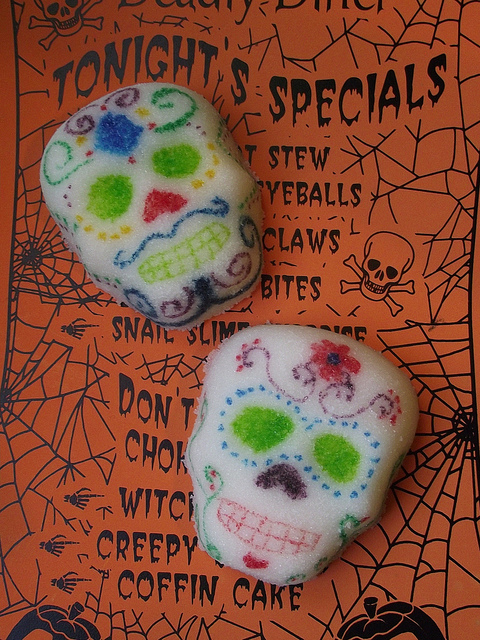 6212926056 8f0bc6820a z Creative, Delicious, & Spooky Real Edible Halloween Food Art Design Inspiration