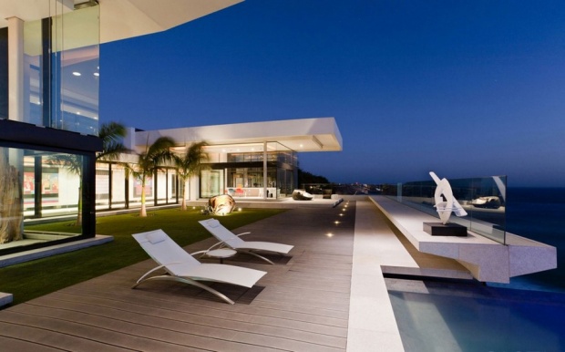 i1b154 Beautiful Atlantic Ocean side Home by SAOTA