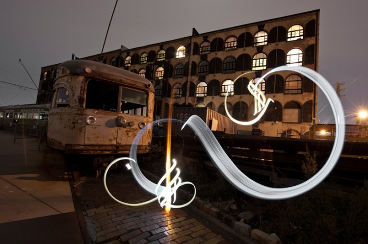 light01 750x498 pic on Design You Trust light01 750x498 Light Calligraphy by kaalam