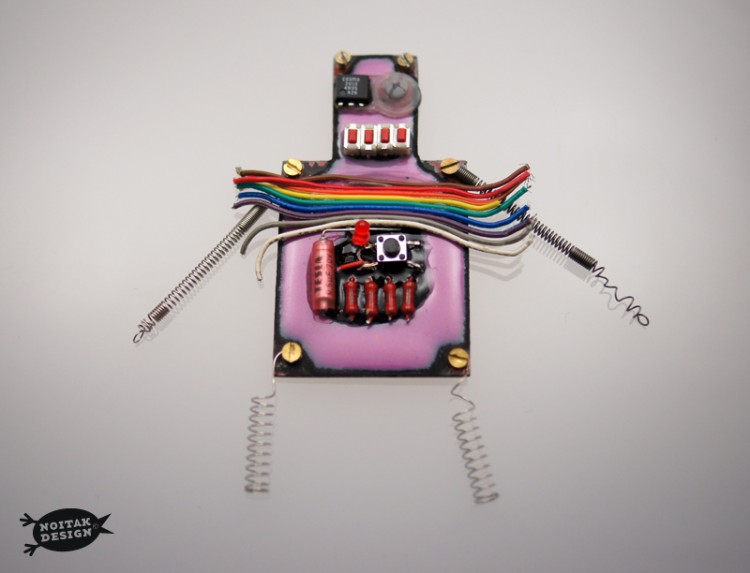 robot5 005a 750x573 THE ROBOTS by noitak design