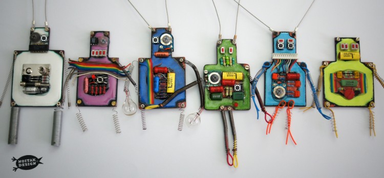 robots006a 750x349 THE ROBOTS by noitak design