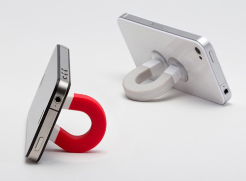 tumblr lsnsi4KinC1qjtvg7o1 r1 500 Your Magnet by Lufdesign