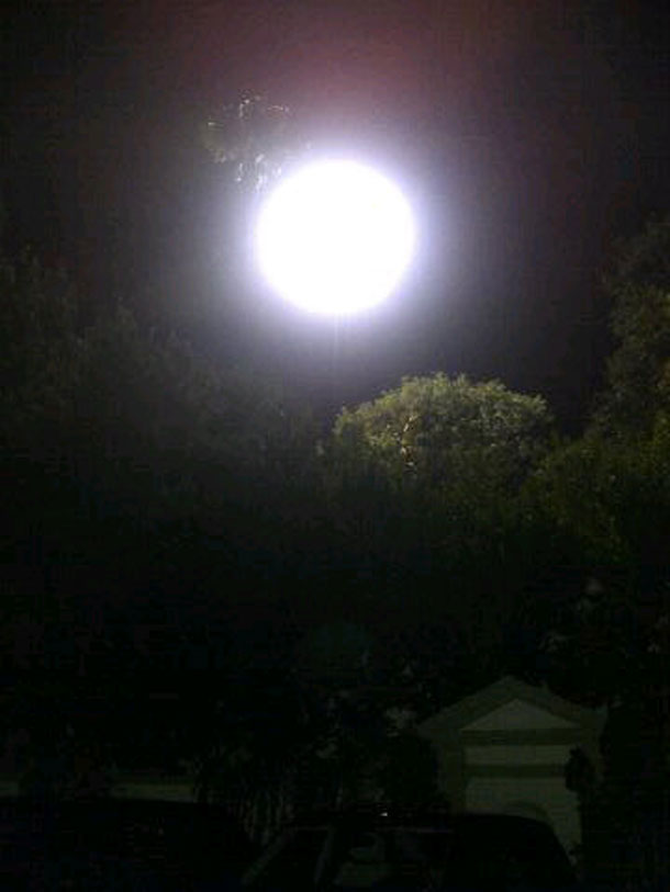 victoria beckham tweet 946563971 Victoria Beckham’s UFO 