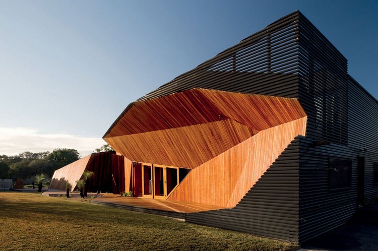 10 letterbox house 03 pic on Design You Trust 10 letterbox house 03 Architectural Inspiration #33