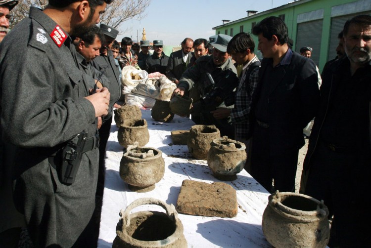 20 09 750x502 pic on Design You Trust 20 09 750x502 Ancient pots on display in Ghazni, Afghanistan
