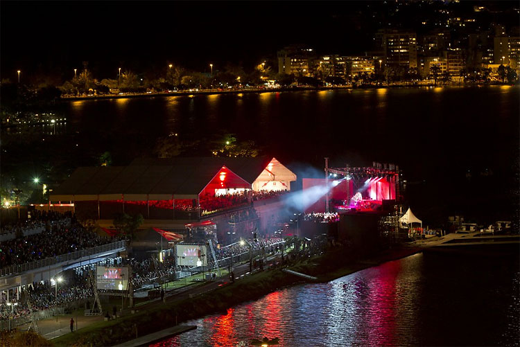 Worlds Largest Floating Christmas Tree Unveiled in Brazil 384 Worlds Largest Floating Christmas Tree Unveiled in Brazil