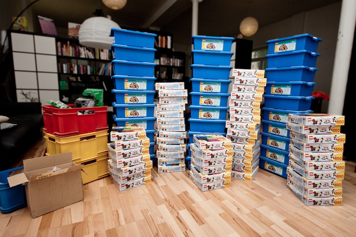 Impressive LEGO Wall Divider LegoWall2 Impressive LEGO Wall Divider