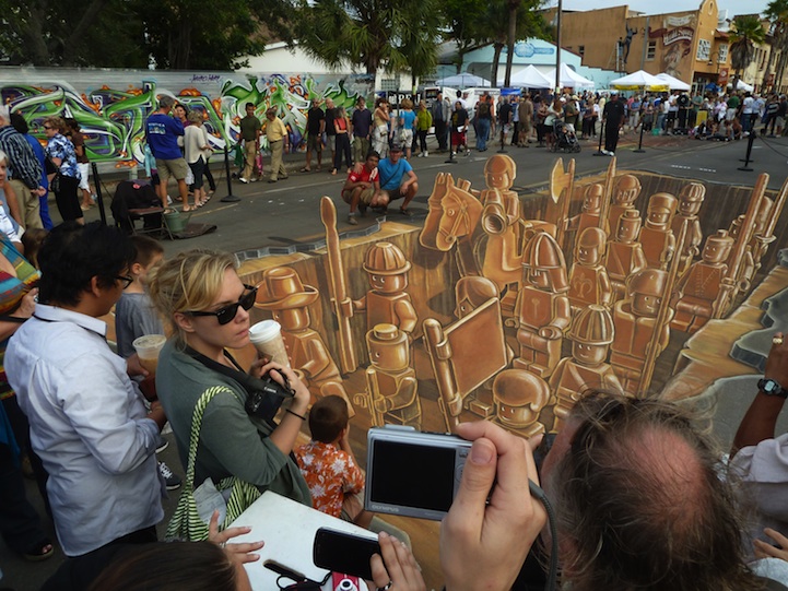 legochalkdrawing07 Incredible Making of the 3D LEGO Chalk Drawing