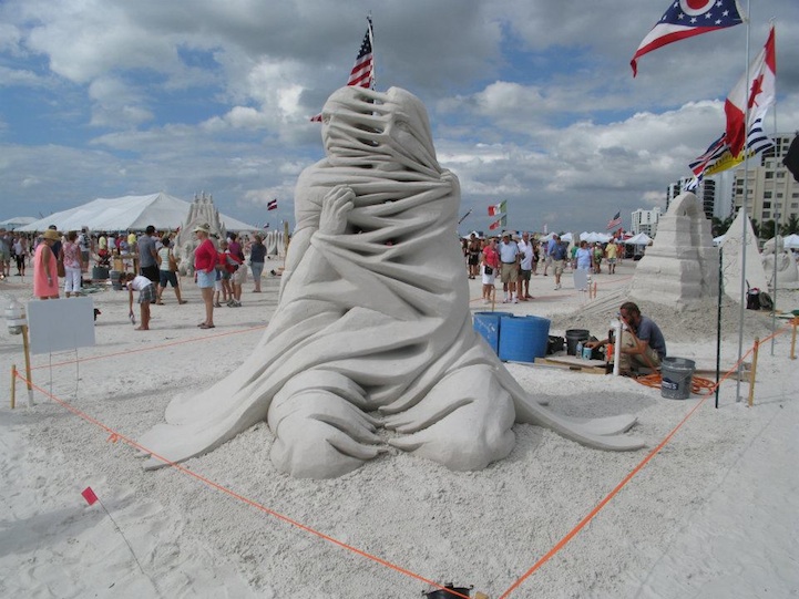 sandsculpting05 1 pic on Design You Trust sandsculpting05 1 Worlds Best Sand Sculptures 2011