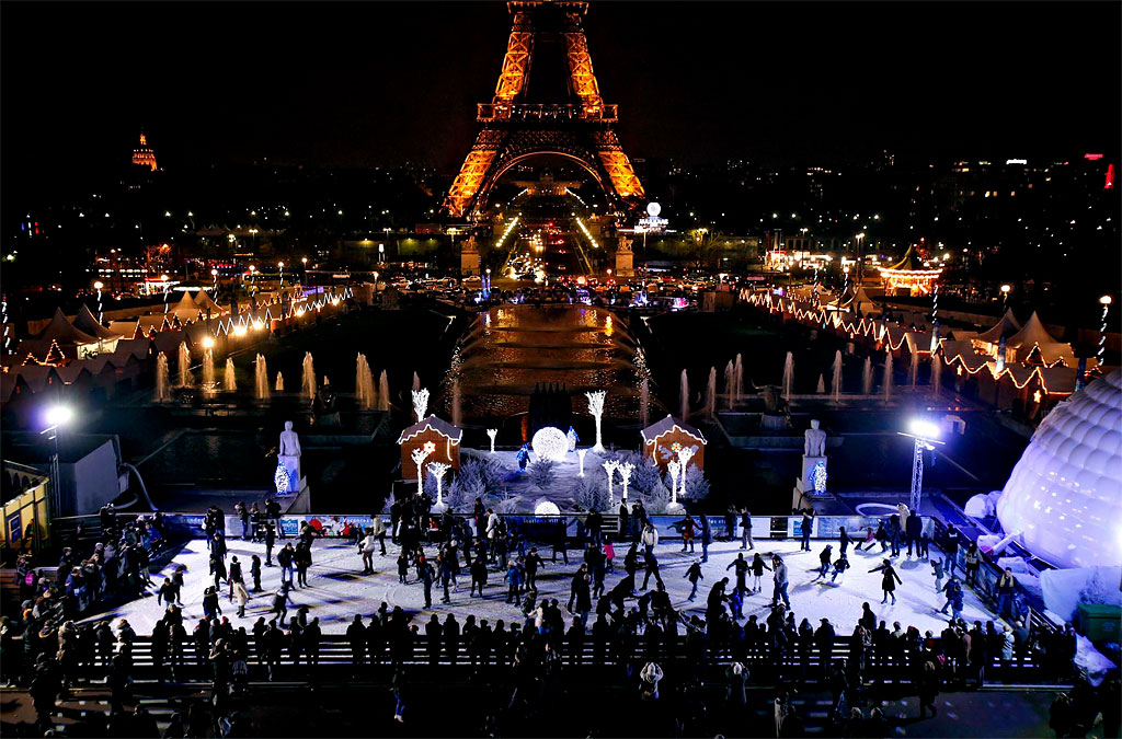 Photo of the Day: Ice Rink in Paris 1109 Photo of the Day: Ice Rink in Paris