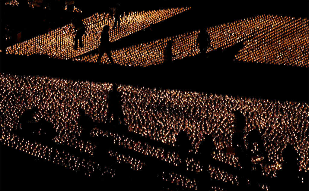 Photo of the Day: Fifty Thousand Candles 1186 Photo of the Day: Fifty Thousand Candles
