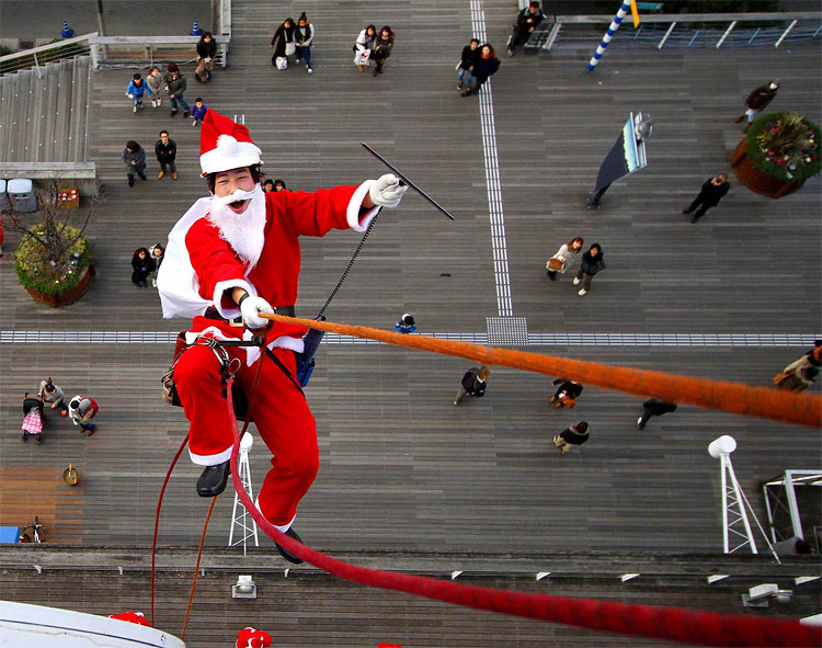 1264 Santas of the World 2011