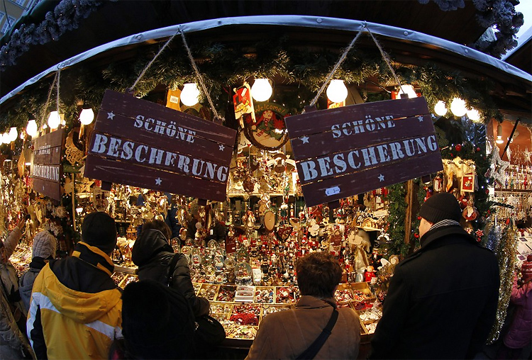 1275 Alluring Christmas Markets of the World