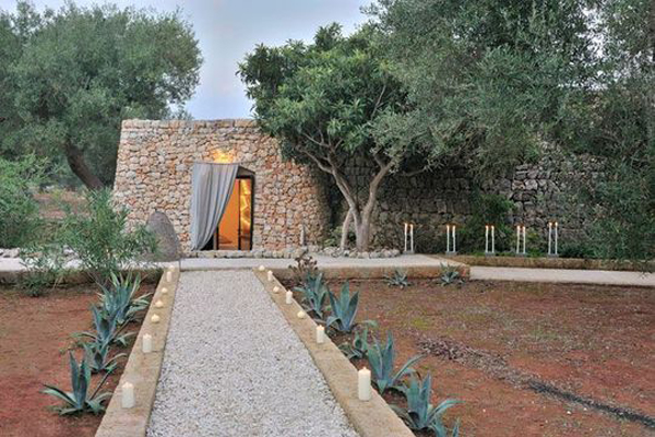 1336 A house surrounded by olive trees