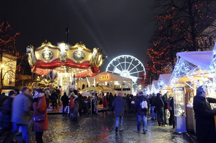 3108 Alluring Christmas Markets of the World