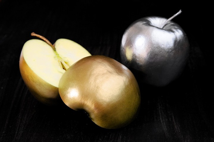 46748c0de6ca6ec6db67f96fe7aa3e1f 5 pic on Design You Trust 46748c0de6ca6ec6db67f96fe7aa3e1f 5 Edible Golden Food Spray