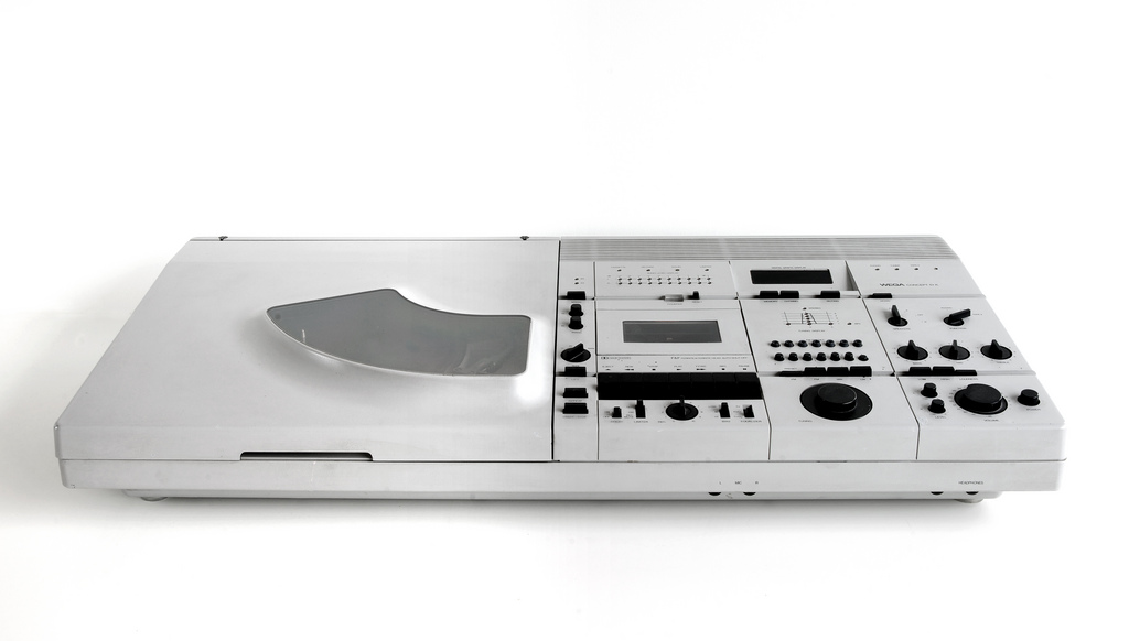 4893102301 a6f000ea5d b pic on Design You Trust 4893102301 a6f000ea5d b Sony Wega Concept 51K by Hartmut Esslinger