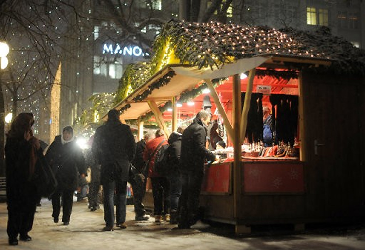 584 Alluring Christmas Markets of the World