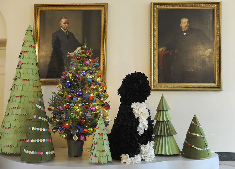 White House Christmas Decoration Honors U.S. Military Service 61 White House Christmas Decoration Honors U.S. Military Service