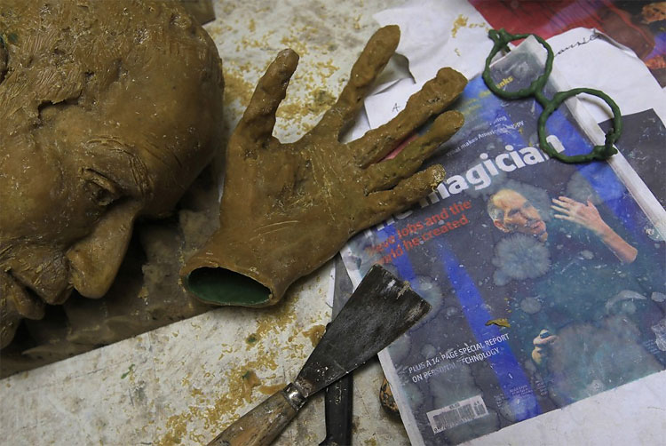713 pic on Design You Trust 713 Steve Jobs Statue: The Making Of