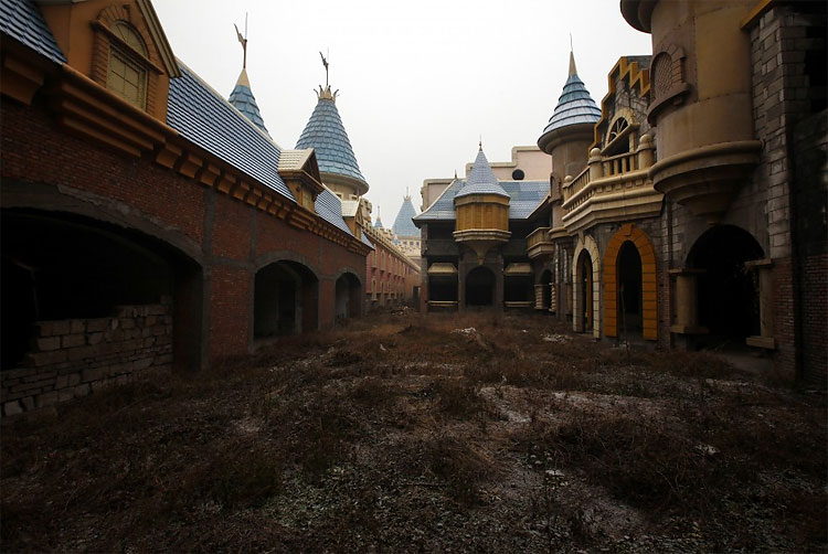 826 Chinas Abandoned Wonderland