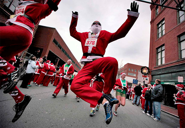 937 Santas of the World 2011