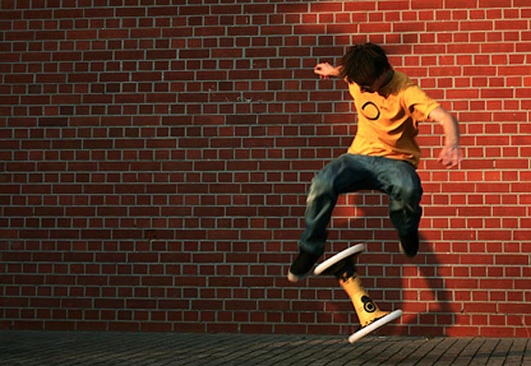 DYT Sporthocker 1 pic on Design You Trust DYT Sporthocker 1 Forget your skateboard and go to the Sporthocker!