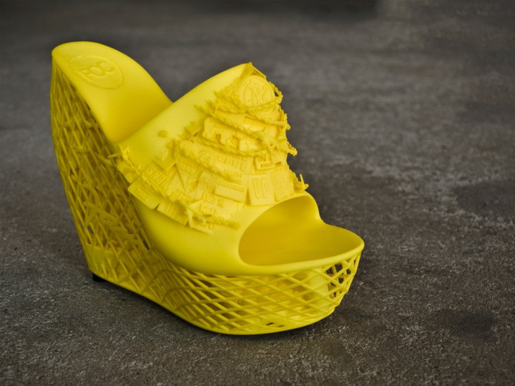 JuneAmbrosShoe FreedomOfCreation01 750x562 pic on Design You Trust JuneAmbrosShoe FreedomOfCreation01 750x562 3D printed high heel shoes kidnapped, with 1.000 Tweets as Ransom