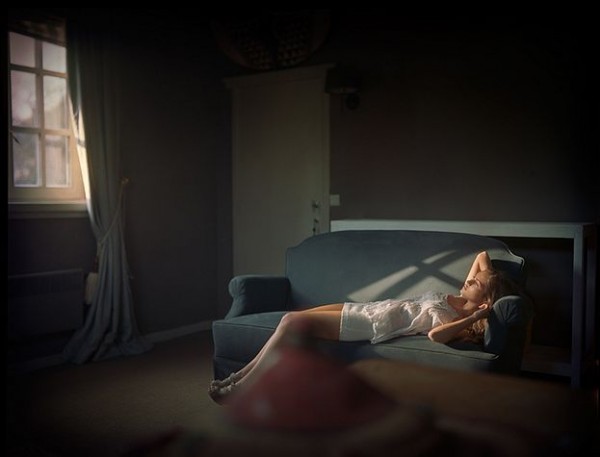 canapé 600x457 Sensual Photographs